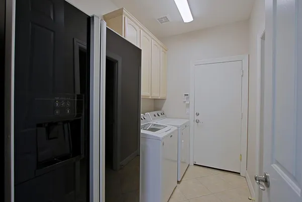 a room with a washing machine