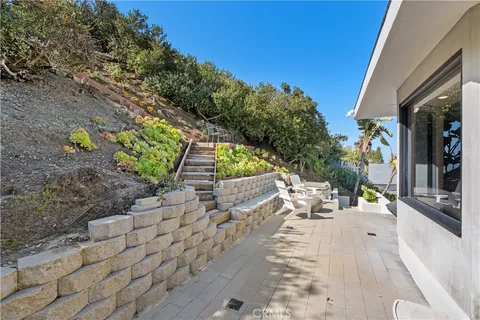 $3,395,000 | 901 Summit Drive, Laguna Beach, CA 92651
