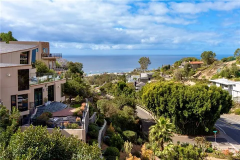 $3,395,000 | 901 Summit Drive, Laguna Beach, CA 92651