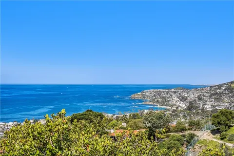 $3,395,000 | 901 Summit Drive, Laguna Beach, CA 92651