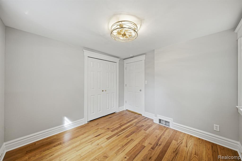 1684 Graefield Road, Unit 60 Birmingham, MI 48009 - Photo 15 of 32 Gallery Image 15