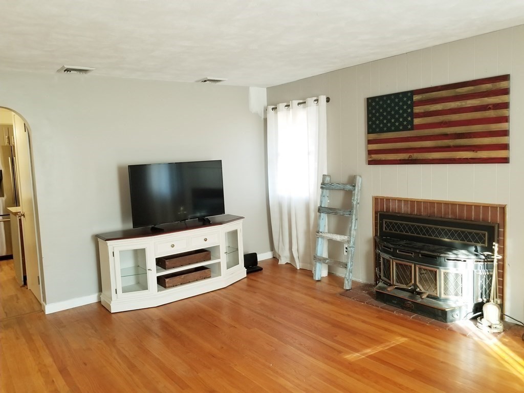 57 Rosedell Drive Westfield, MA 01085 - Photo 11 of 32 Gallery Image 11