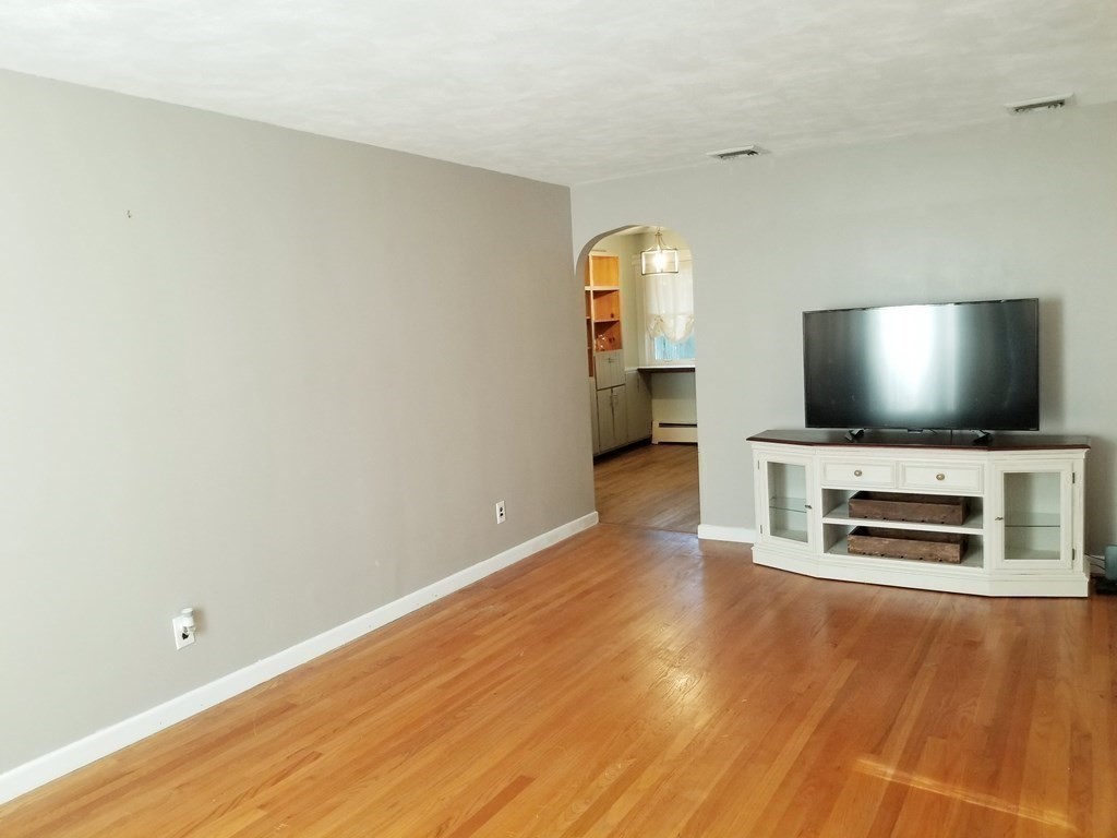 57 Rosedell Drive Westfield, MA 01085 - Photo 12 of 32 Gallery Image 12