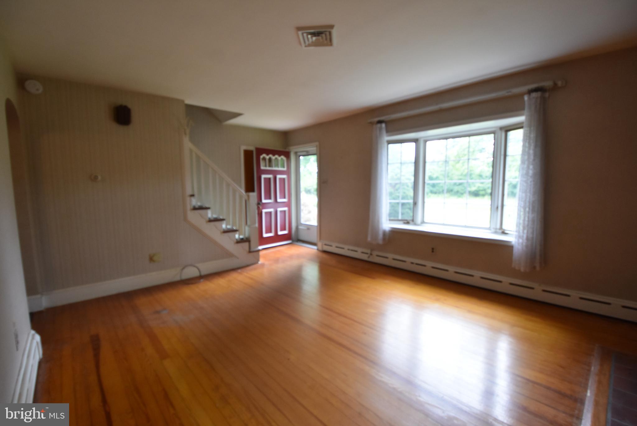 1640 Clearview Road Lansdale, PA 19446 - Photo 14 of 49 living area