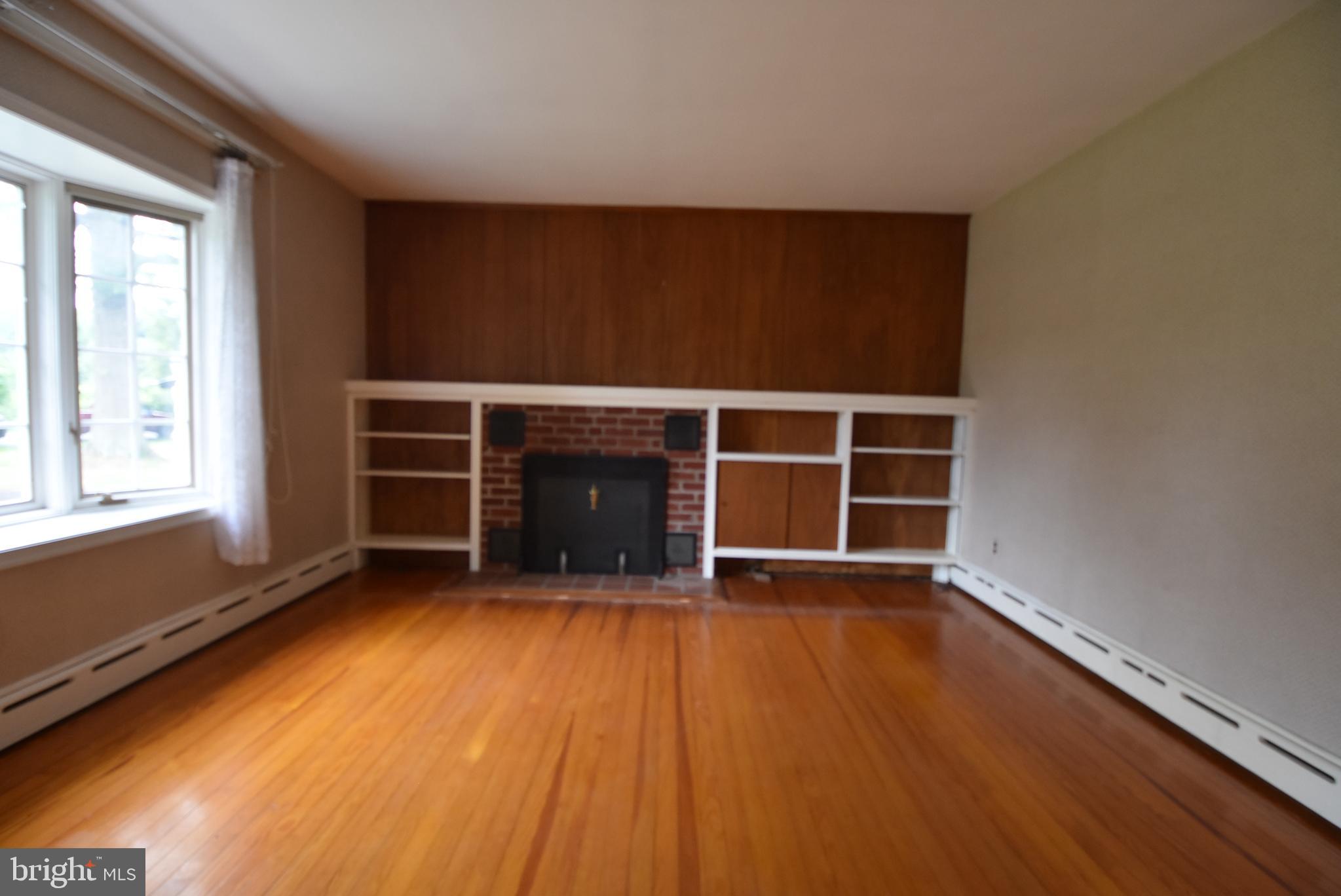 1640 Clearview Road Lansdale, PA 19446 - Photo 15 of 49 living area