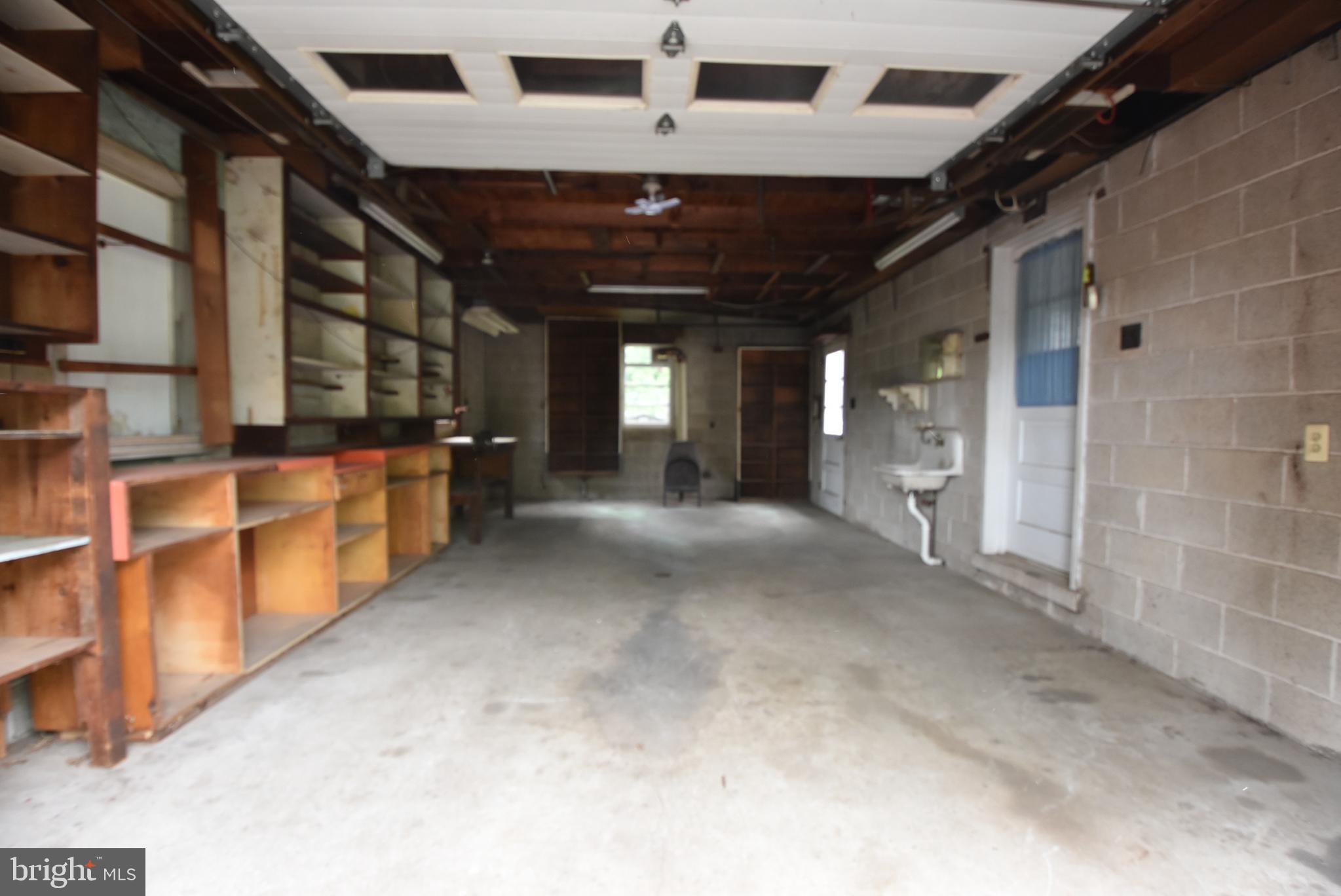 1640 Clearview Road Lansdale, PA 19446 - Photo 9 of 49 attached garage