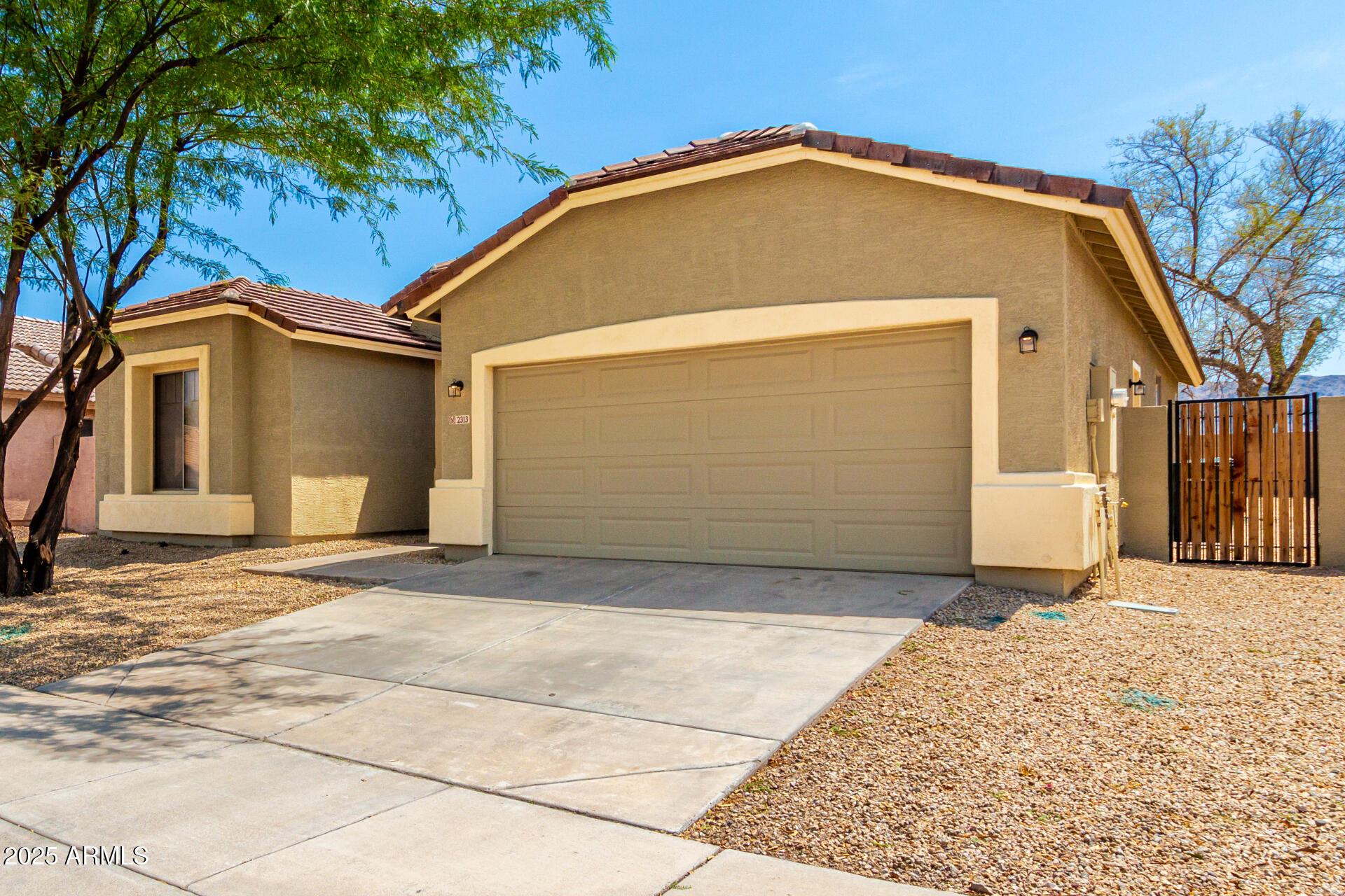 2313 West Carter Road Phoenix, AZ 85041 - Photo 9 of 32