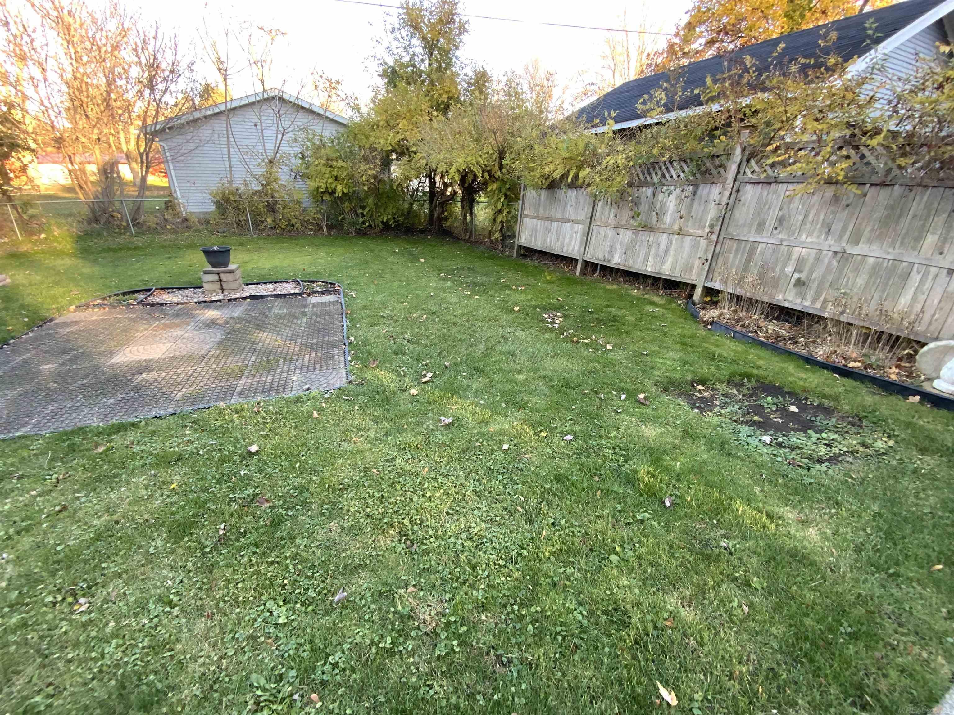 210 Spring Street Yale, MI 48097 - Photo 31 of 35
