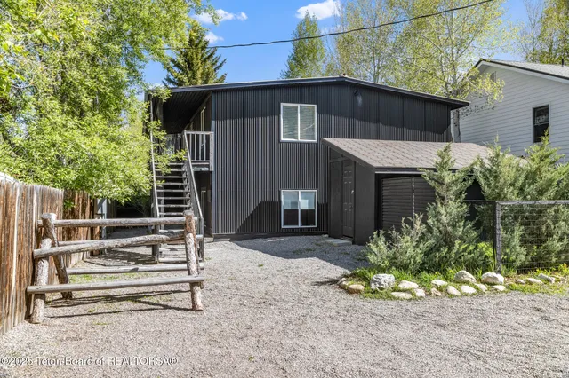 $2,800,000 | 662 East Hansen Avenue, Jackson, WY 83001