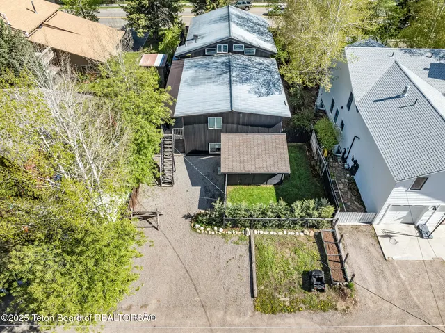 $2,800,000 | 662 East Hansen Avenue, Jackson, WY 83001