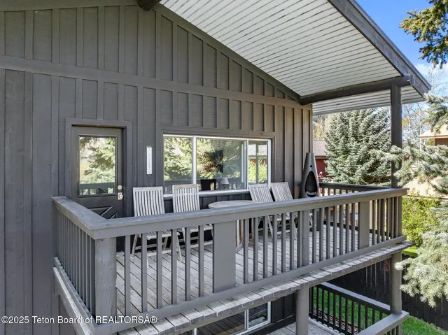 $2,800,000 | 662 East Hansen Avenue, Jackson, WY 83001