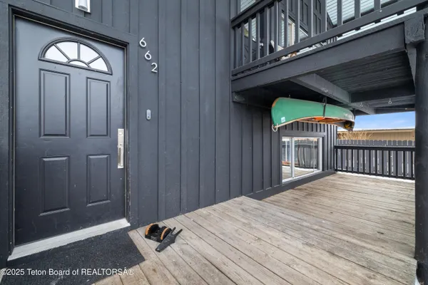 $2,800,000 | 662 East Hansen Avenue, Jackson, WY 83001