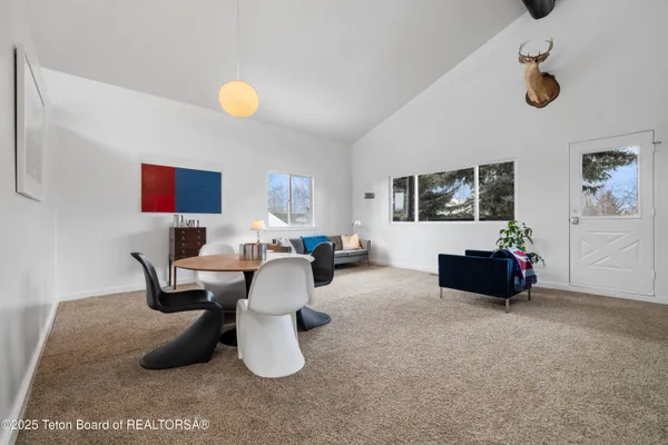 $2,800,000 | 662 East Hansen Avenue, Jackson, WY 83001