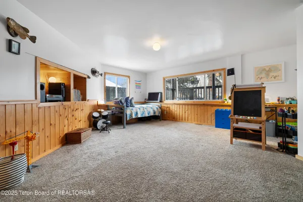 $2,800,000 | 662 East Hansen Avenue, Jackson, WY 83001