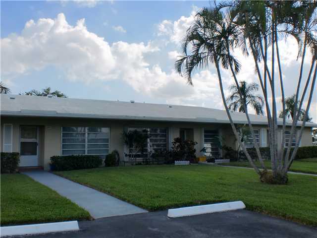 20841 Vinesta Circle, Unit 319 Boca Raton, FL 33433 - Photo 1 of 15 Primary Photo