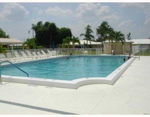 20841 Vinesta Circle, Unit 319 Boca Raton, FL 33433 - Photo 11 of 15 Boca Lakes Pool