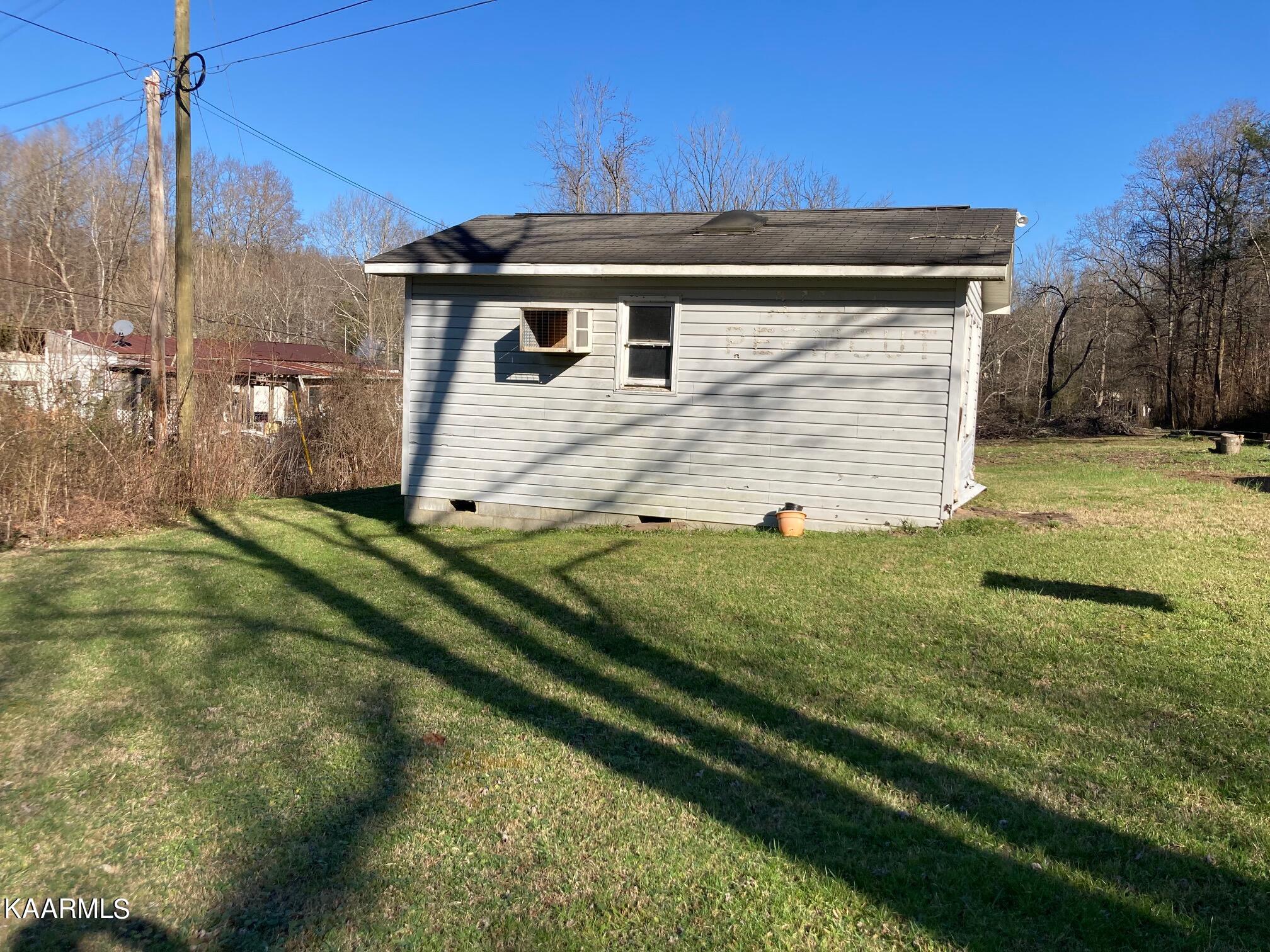 115 Patterson Road Oliver Springs, TN 37840 - Photo 5 of 14 view of left side