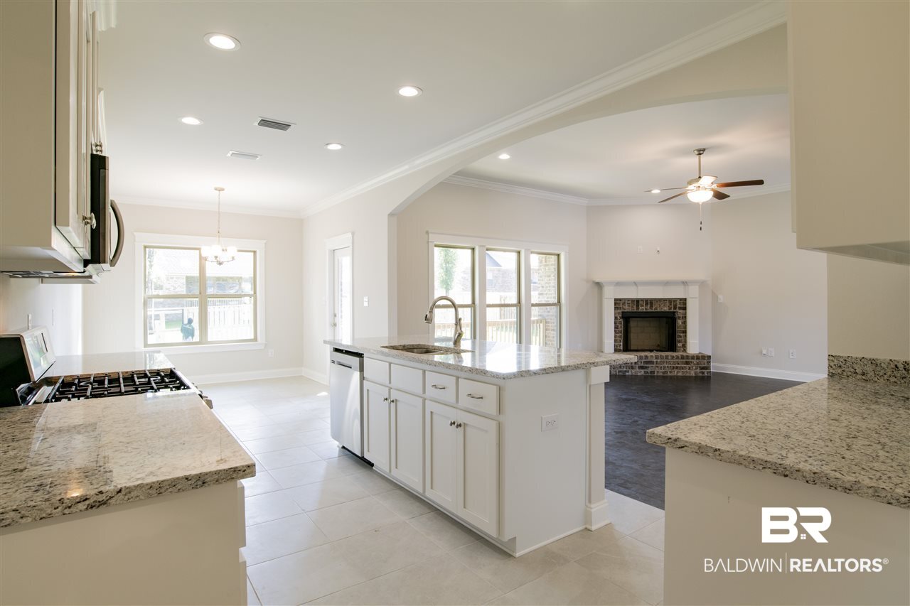 12065 Aurora Way Daphne, AL 36527 - Photo 11 of 37