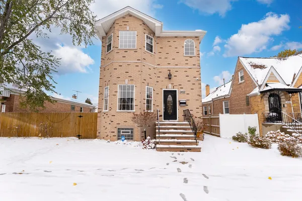 $3,500 | 3452 North Newcastle Avenue, Chicago, IL 60634
