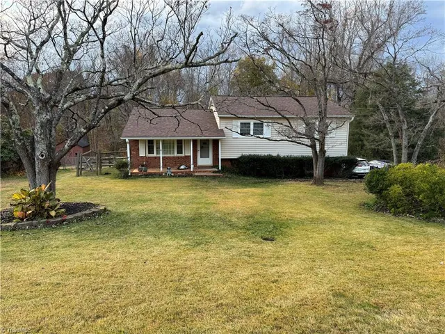 $229,900 | 924 Sportsmans Drive, Winston-Salem, NC 27101