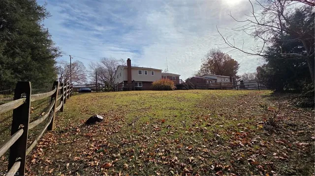 $229,900 | 924 Sportsmans Drive, Winston-Salem, NC 27101