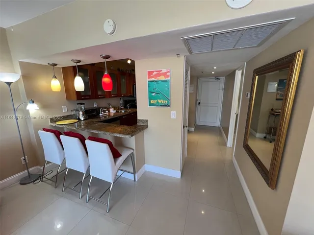 $420,000 | 100 Lincoln Road, Unit 1226, Miami Beach, FL 33139