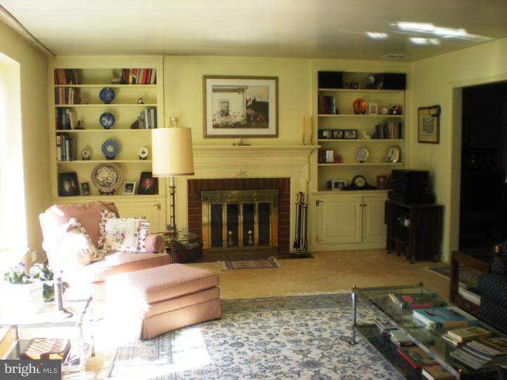 100 Gulph Hills Road Radnor, PA 19087 - Photo 9 of 24 Living Room