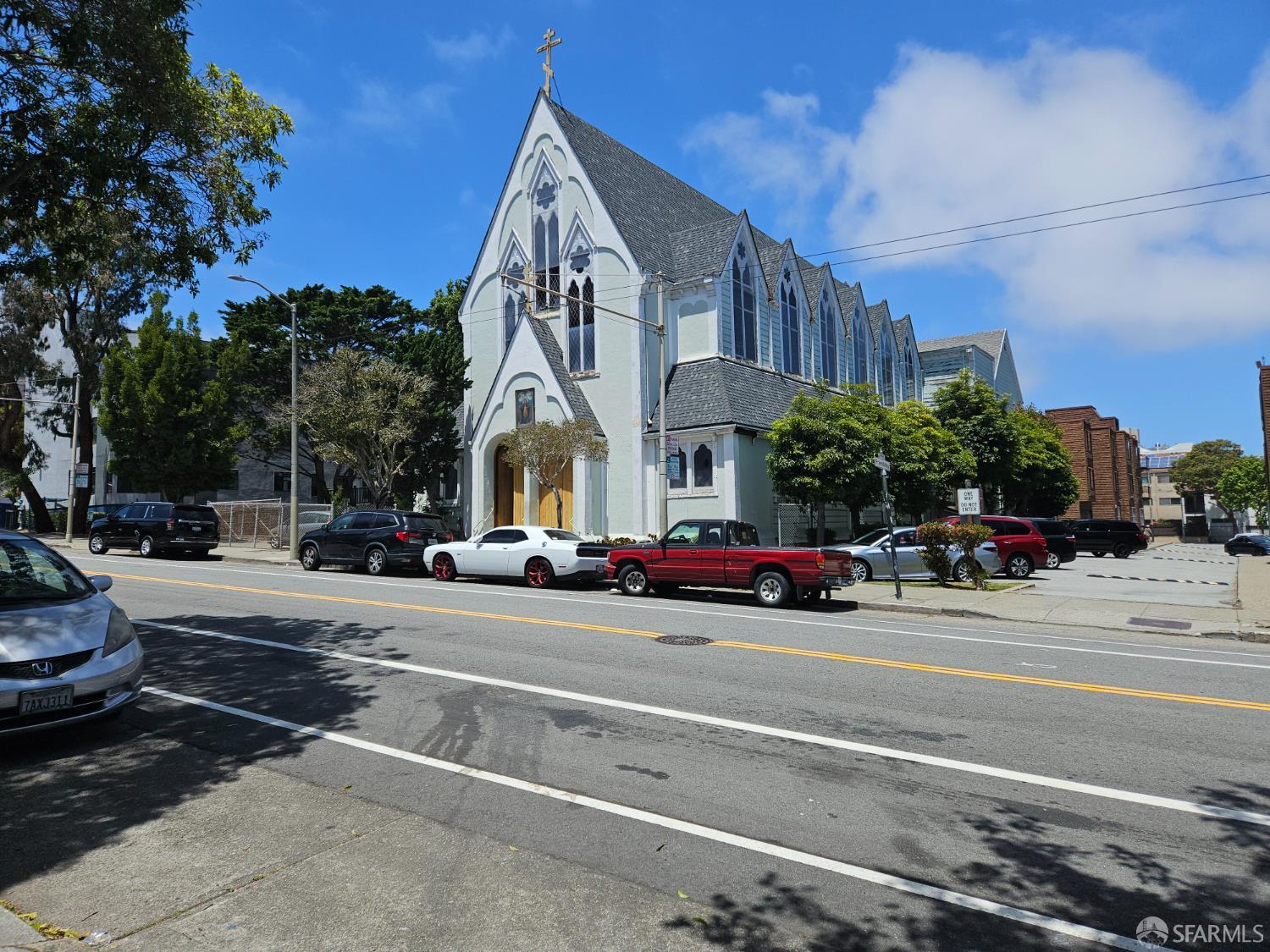 841-845 Fulton Street San Francisco, CA 94117 - Photo 32 of 32 a view of street with parked cars