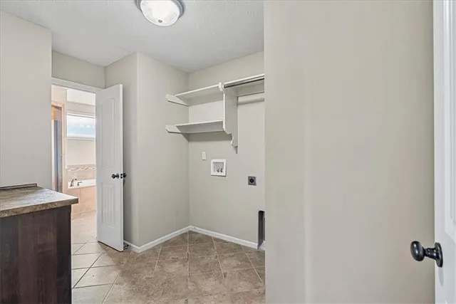 $780,000 | 11307 West 158th Terrace, Overland Park, KS 66221