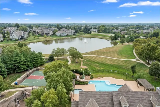$780,000 | 11307 West 158th Terrace, Overland Park, KS 66221