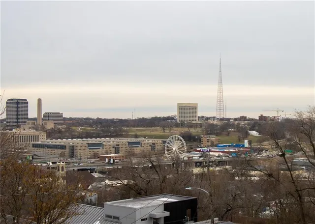 $325,000 | 2101 Holly Street, Kansas City, MO 64108