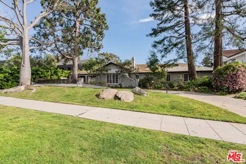 $11,995,000 | 426 Georgina Avenue, Santa Monica, CA 90402