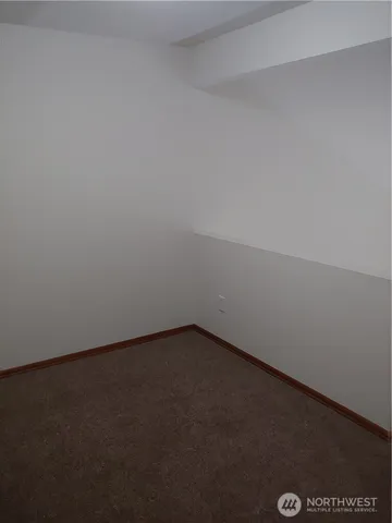 $2,000 | 2306 East Division Street, Unit B, Mount Vernon, WA 98274