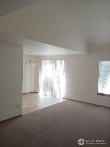 $2,000 | 2306 East Division Street, Unit B, Mount Vernon, WA 98274