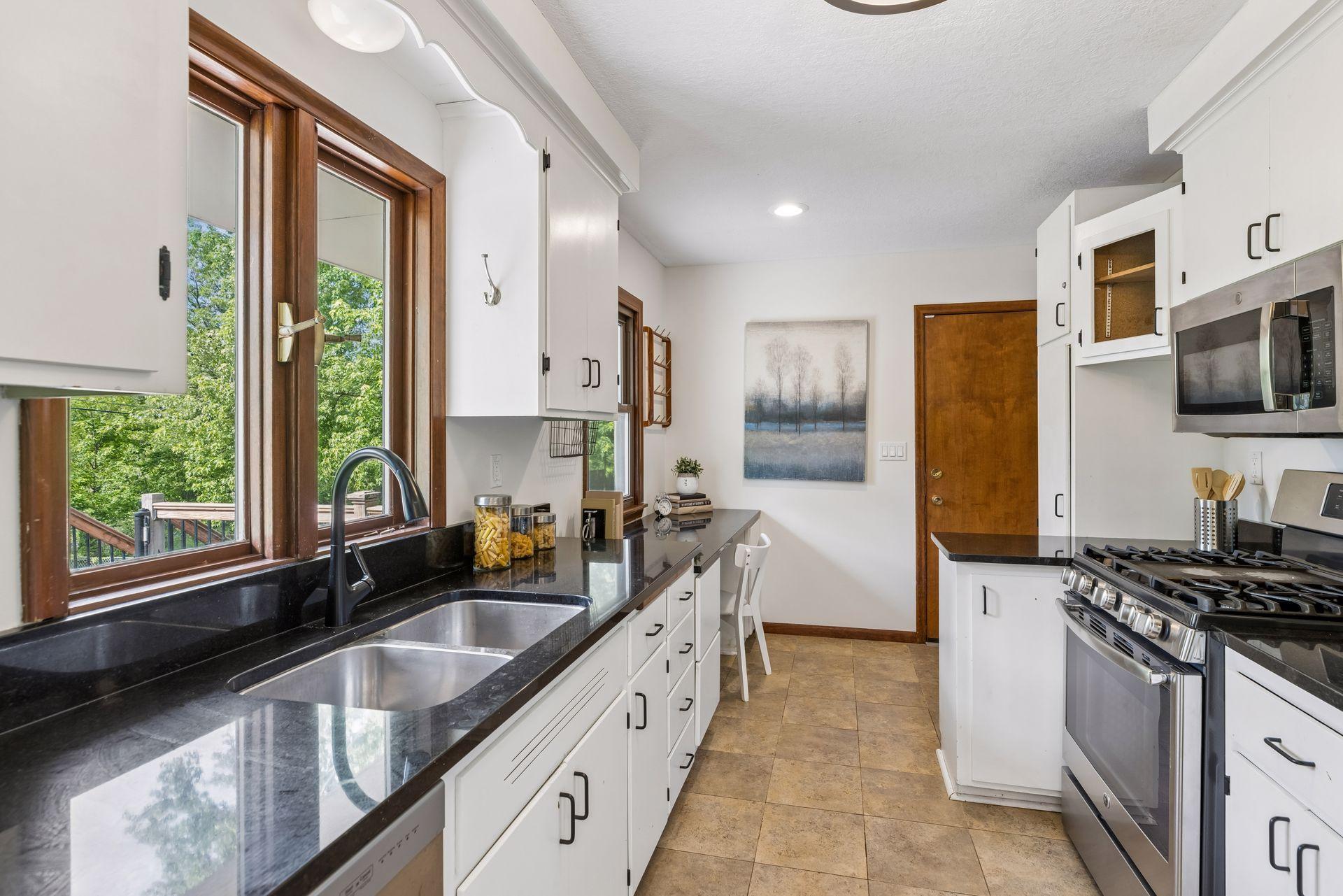 4117 Poplar Bridge Road Bloomington, MN 55437 - Photo 10 of 25