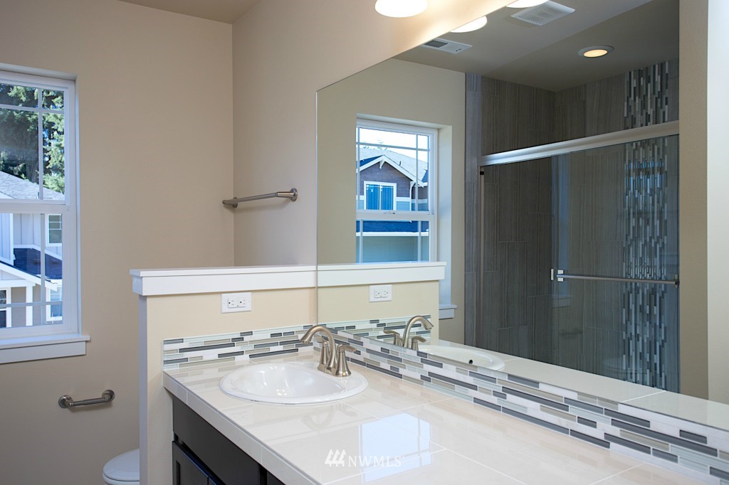 1506 Pierce Avenue Northeast Renton, WA 98056 - Photo 12 of 17 Gallery Image 12