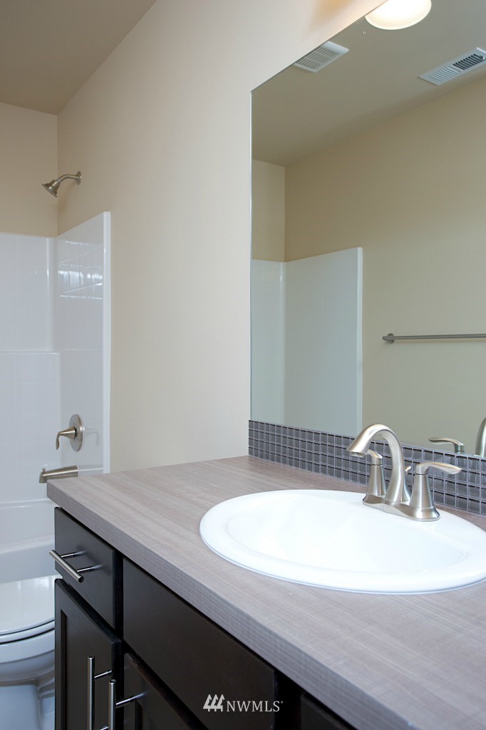 1506 Pierce Avenue Northeast Renton, WA 98056 - Photo 14 of 17 Gallery Image 14