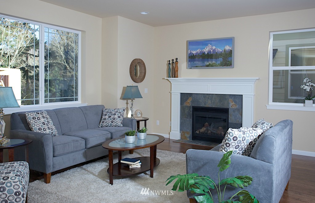 1506 Pierce Avenue Northeast Renton, WA 98056 - Photo 4 of 17 Gallery Image 4