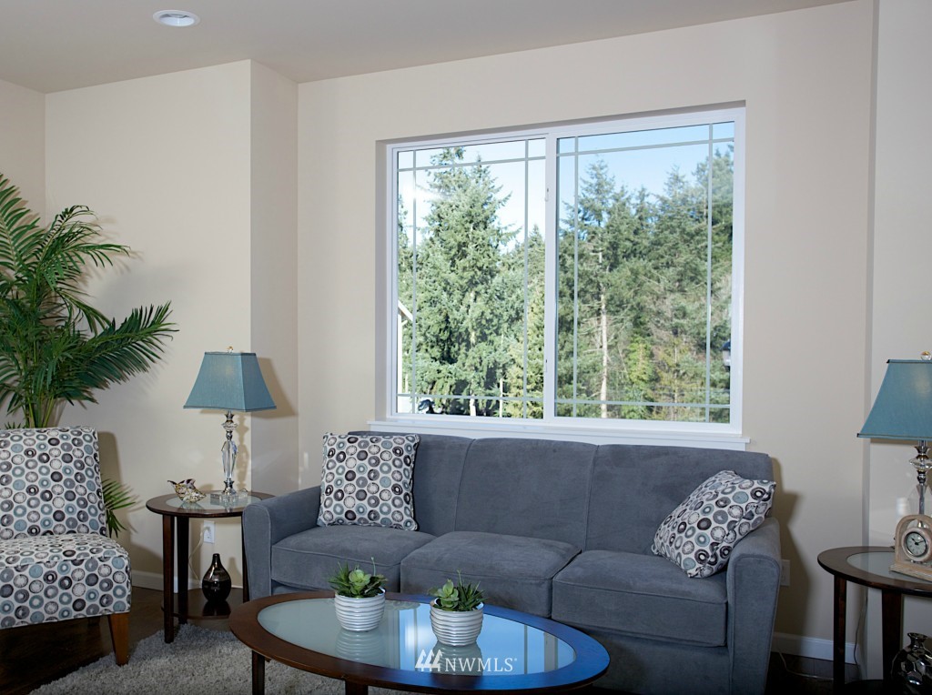 1506 Pierce Avenue Northeast Renton, WA 98056 - Photo 5 of 17 Gallery Image 5