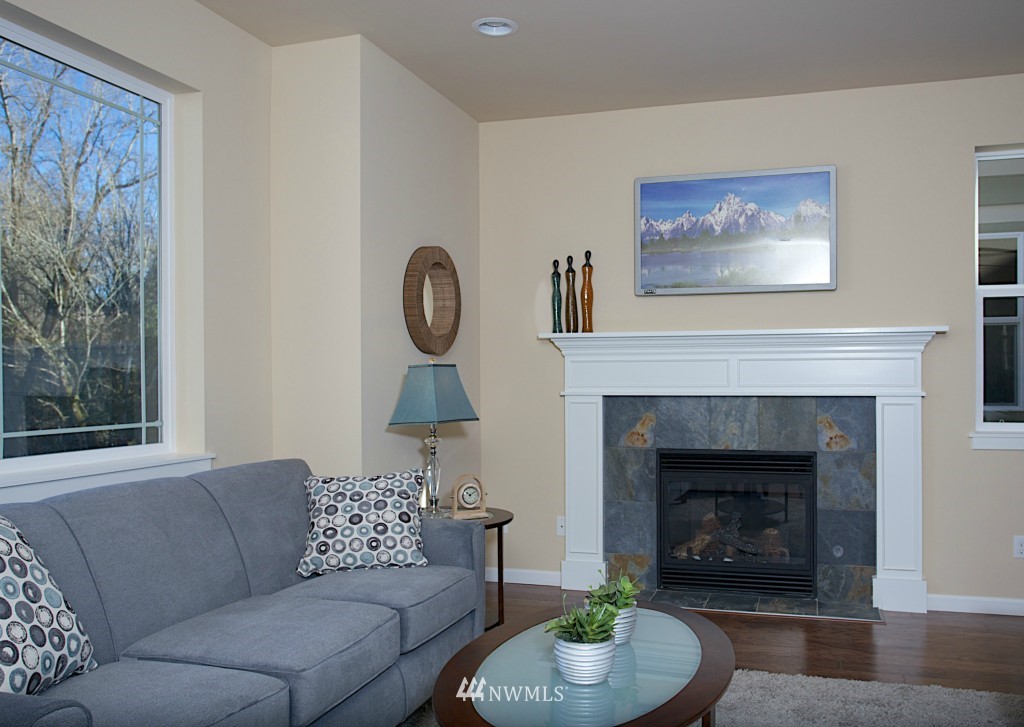 1506 Pierce Avenue Northeast Renton, WA 98056 - Photo 6 of 17 Gallery Image 6