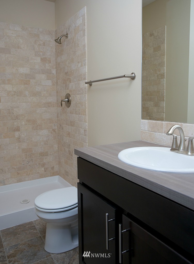 1506 Pierce Avenue Northeast Renton, WA 98056 - Photo 9 of 17 Gallery Image 9