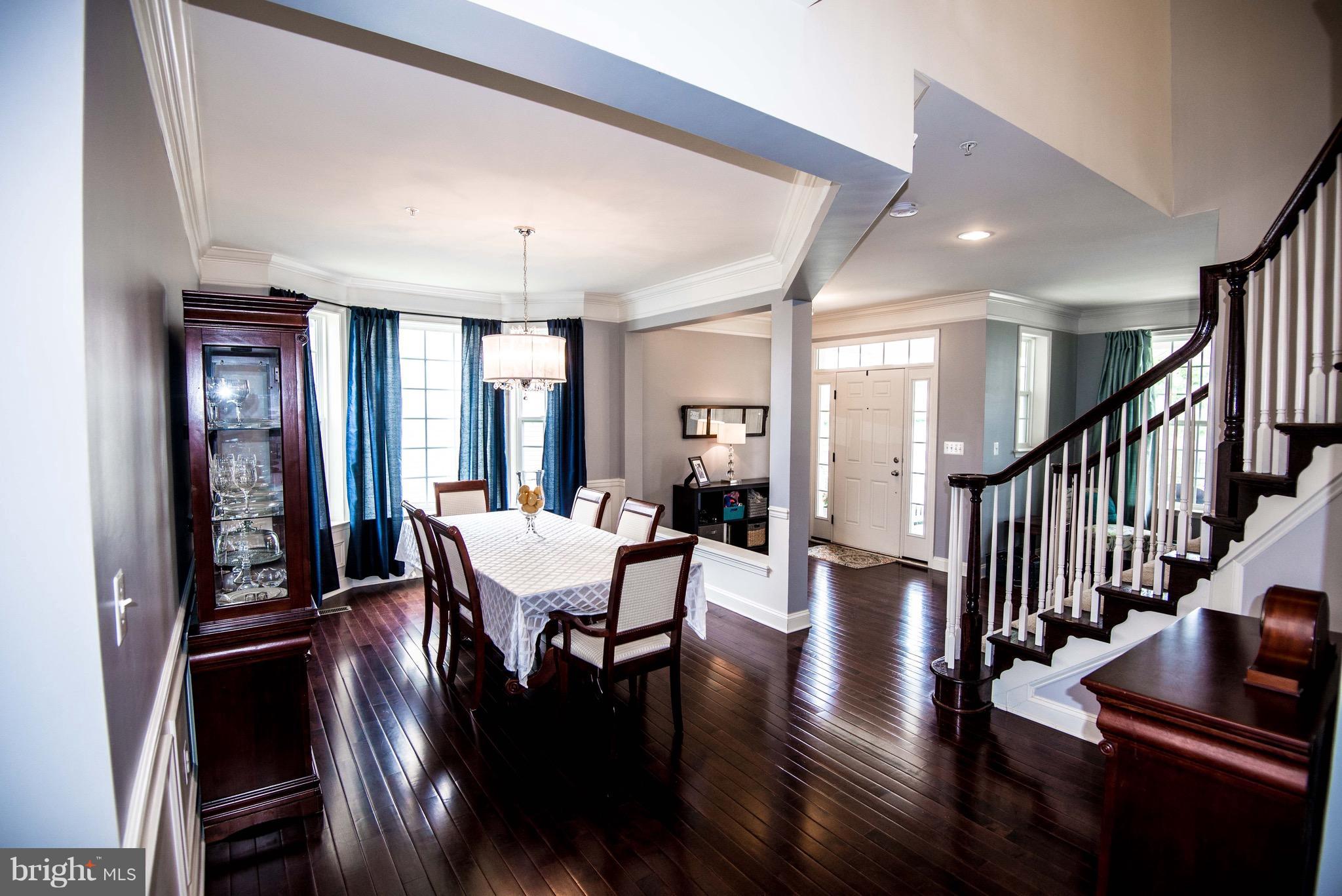 2372 Sweet Meadow Road Baltimore, MD 21209 - Photo 8 of 30 Large Dinning Room with Knee High Wall
