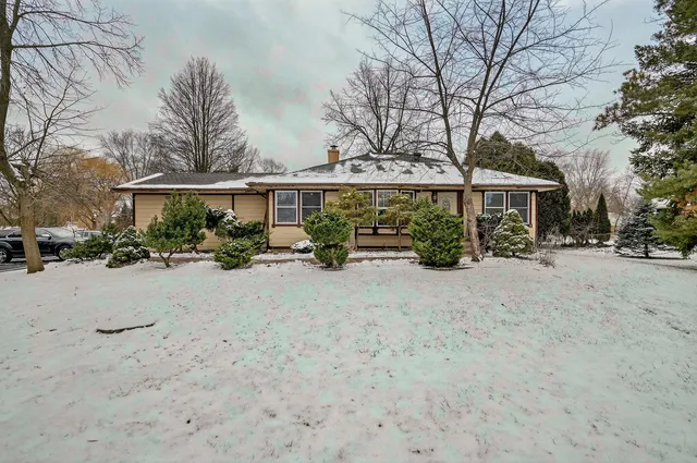 $449,900 | 1748 North Windsor Drive, Arlington Heights, IL 60004