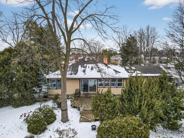 $429,900 | 1748 North Windsor Drive, Arlington Heights, IL 60004