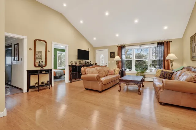 $429,900 | 1748 North Windsor Drive, Arlington Heights, IL 60004