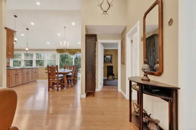 $429,900 | 1748 North Windsor Drive, Arlington Heights, IL 60004