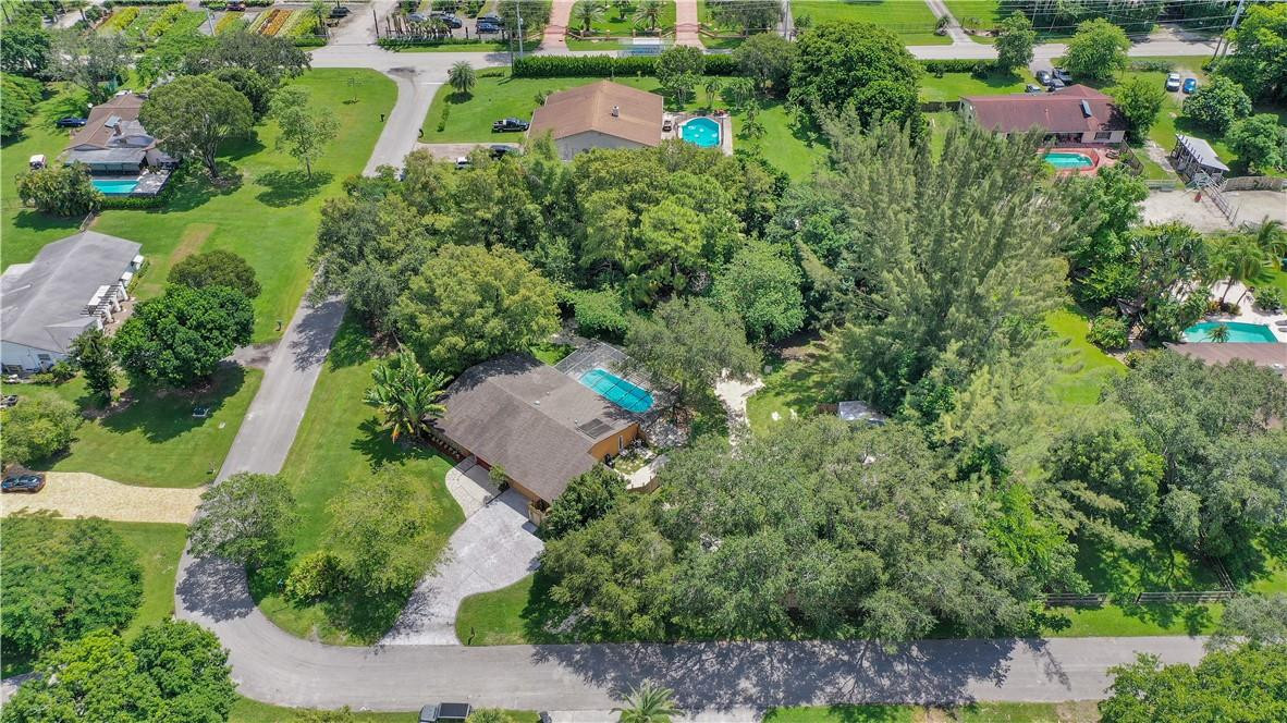6110 Southwest 186th Way Southwest Ranches, FL 33332 - Photo 9 of 30 Photo 9
