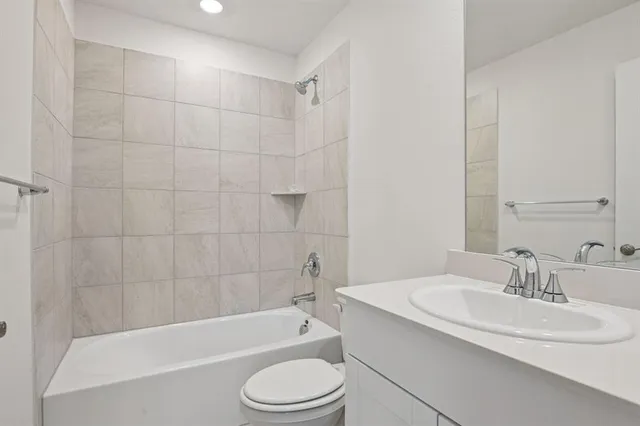 $2,600 | 700 London Town Lane, McKinney, TX 75071