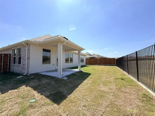 $2,450 | 700 London Town Lane, McKinney, TX 75071