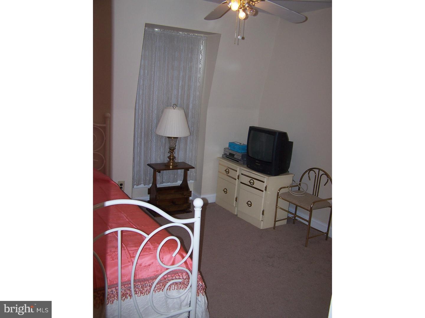 11859A Academy Road, Unit F8 Philadelphia, PA 19154 - Photo 10 of 14 Bedroom 3